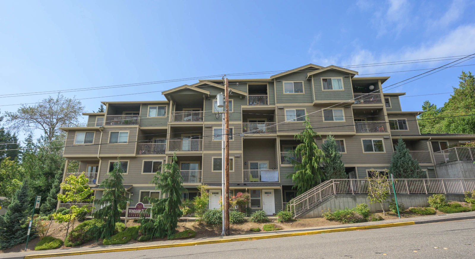 Windsor Place Apartments - Exterior-2529